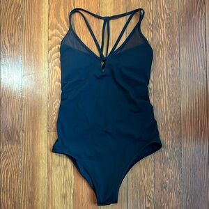 lululemon one-piece swimsuit 🩱size 6/8